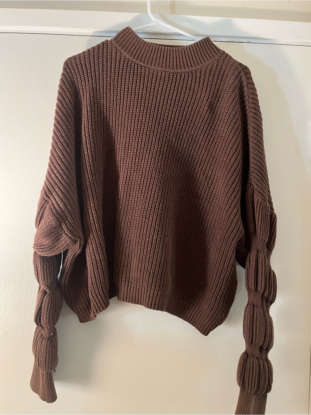 Brown Chunky Knit Women's Sweater with Statement Sleeves 🤎
